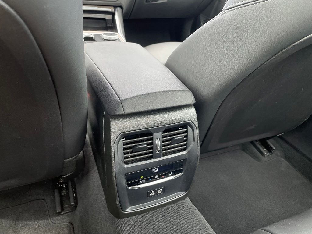 2025 BMW 3 Series 330i xDrive