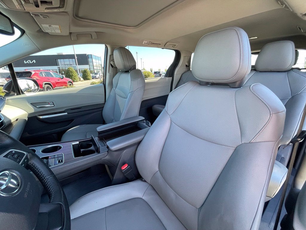 2021 Toyota Sienna XLE 8 Passenger