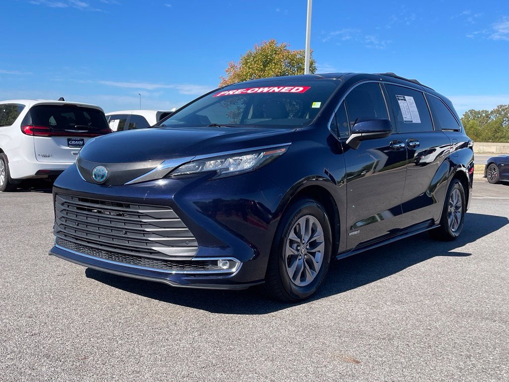 2021 Toyota Sienna XLE 8 Passenger