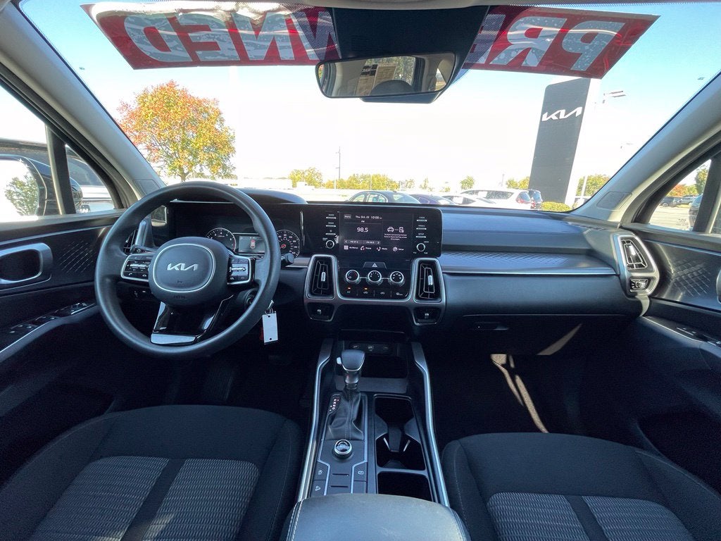 2022 Kia Sorento LX
