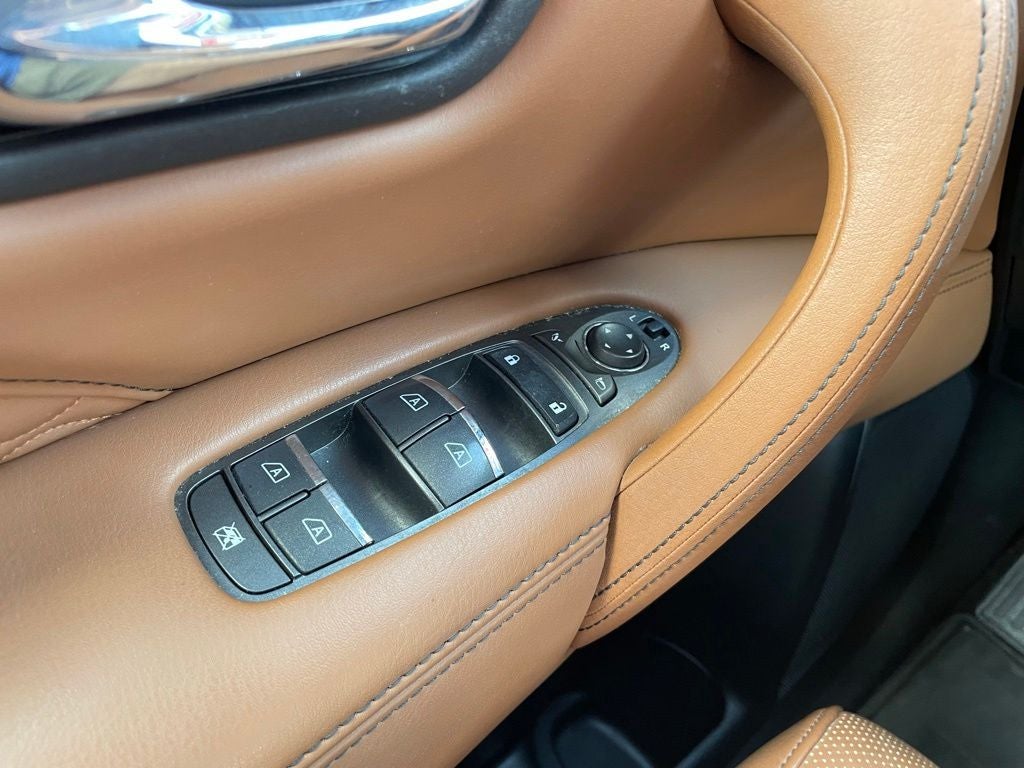 2023 INFINITI QX80 Sensory