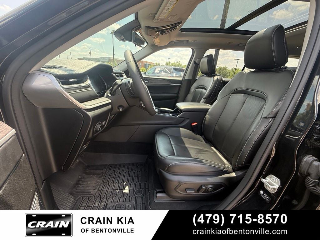 2023 Jeep Grand Cherokee L Limited - 4WD / PANO ROOF / ONE OWNER