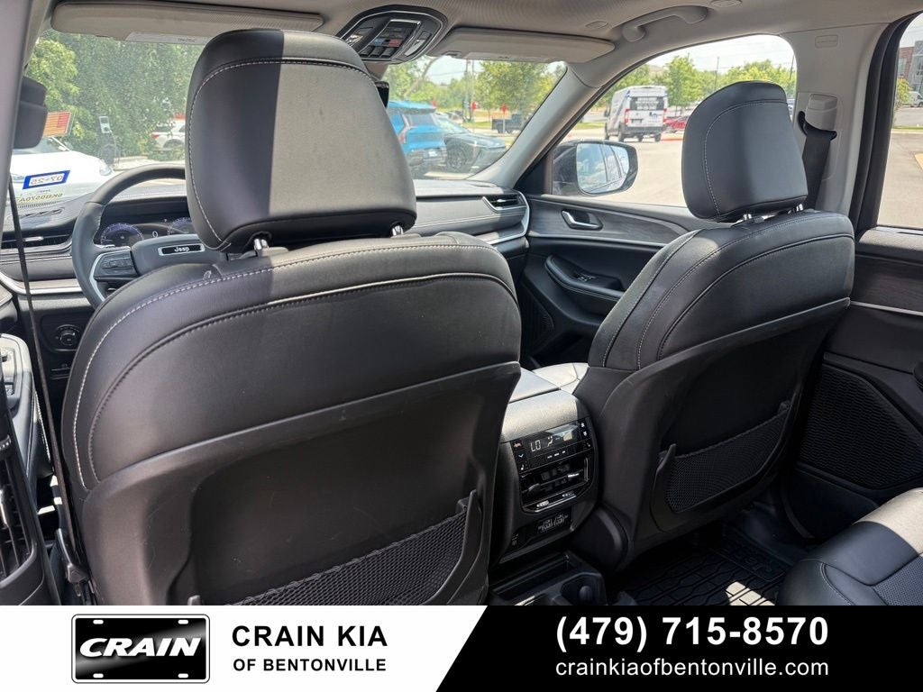 2023 Jeep Grand Cherokee L Limited - 4WD / PANO ROOF / ONE OWNER