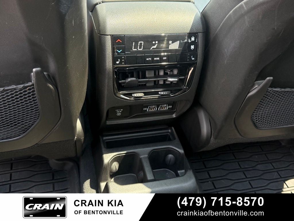 2023 Jeep Grand Cherokee L Limited - 4WD / PANO ROOF / ONE OWNER