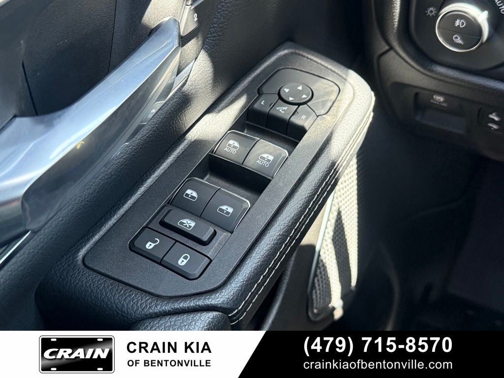 2025 RAM 1500 Laramie - 4WD / CLEAN CARFAX