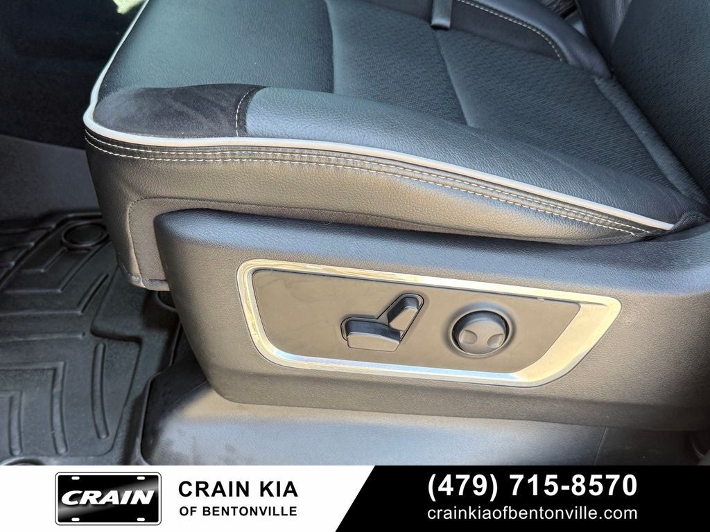 2025 RAM 1500 Laramie - 4WD / CLEAN CARFAX