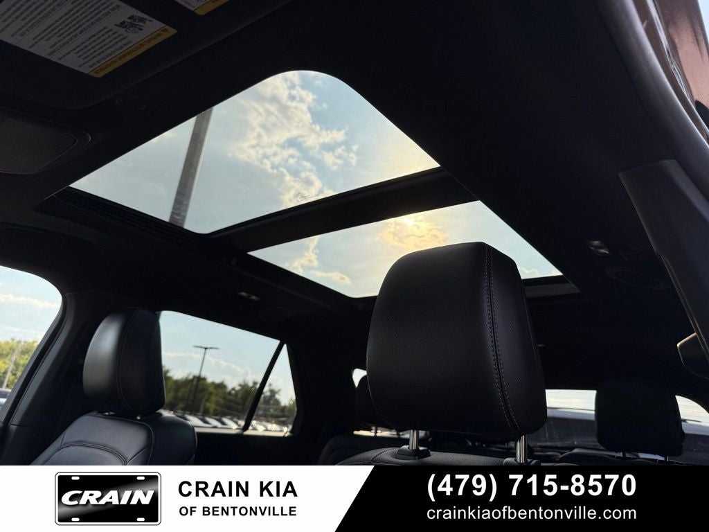 2020 Ford Explorer XLT - 4WD / PANORAMIC SUNROOF / CLEAN CARFAX
