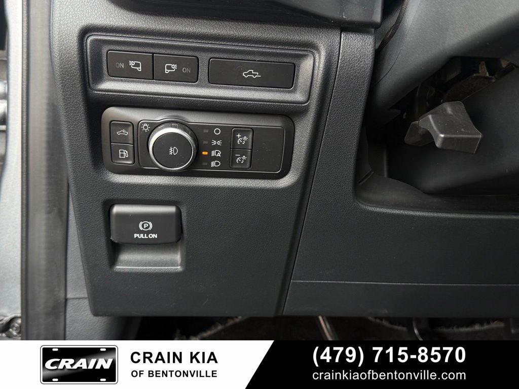 2021 Ford F-150 XLT - 4WD / CLEAN CARFAX