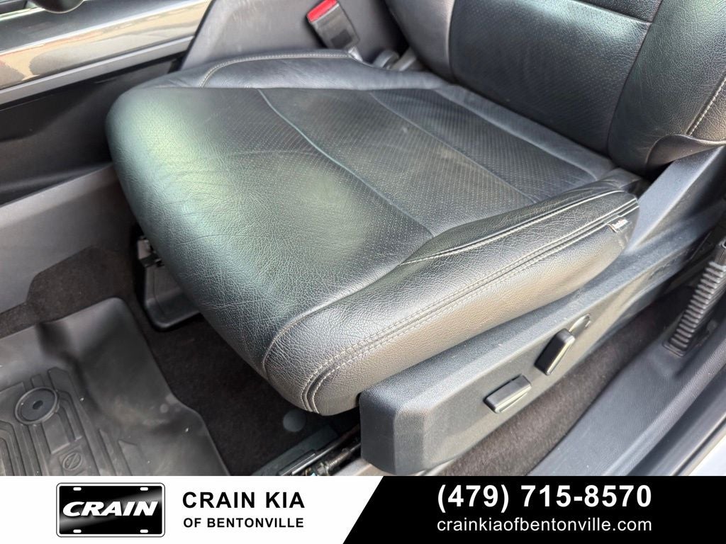 2021 Ford F-150 XLT - 4WD / CLEAN CARFAX