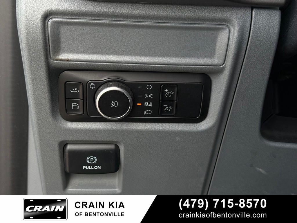 2025 Ford F-150 XLT - 4WD / CLEAN CARFAX