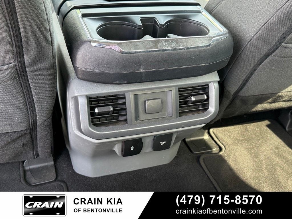 2025 Ford F-150 XLT - 4WD / CLEAN CARFAX