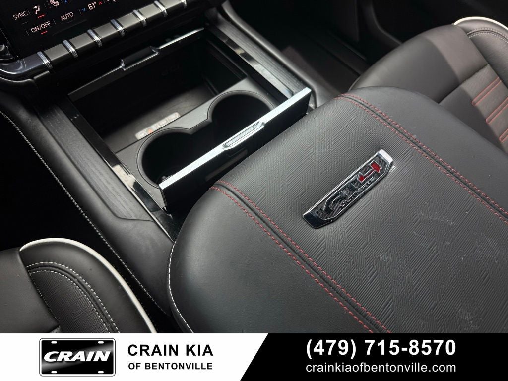 2026 GMC Yukon AT4 Ultimate - 4WD / PANORAMIC SUNROOF / ONE OWNER