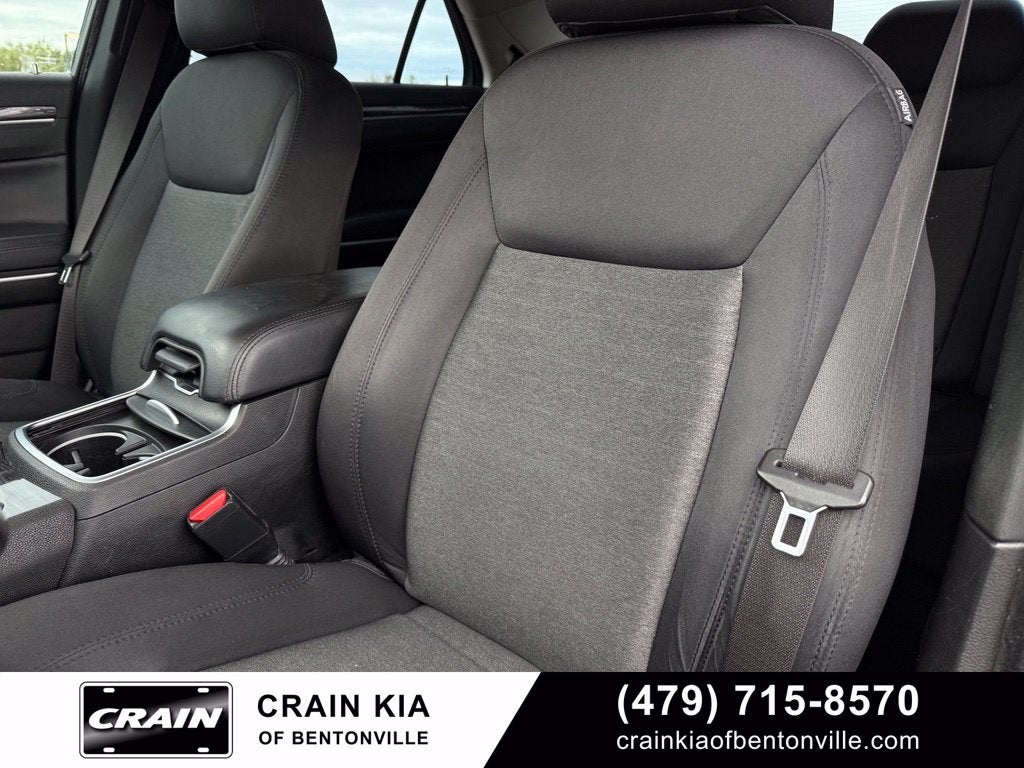 2022 Chrysler 300 Touring - CLEAN CARFAX / ONE OWNER