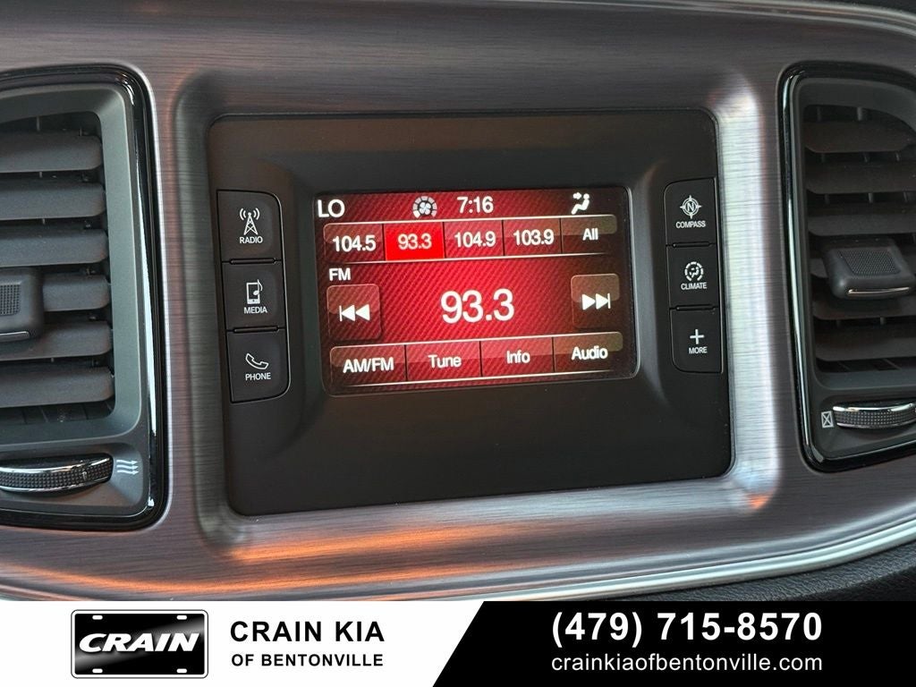 2017 Dodge Challenger R/T - CLEAN CARFAX / SUNROOF
