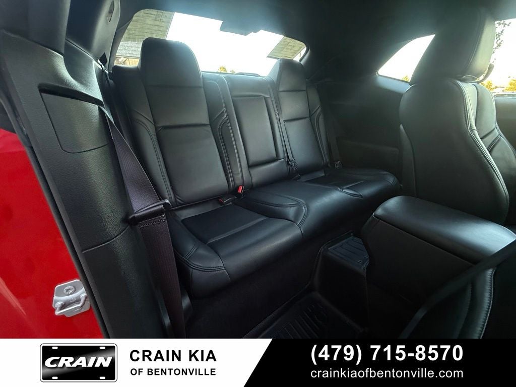 2017 Dodge Challenger R/T - CLEAN CARFAX / SUNROOF