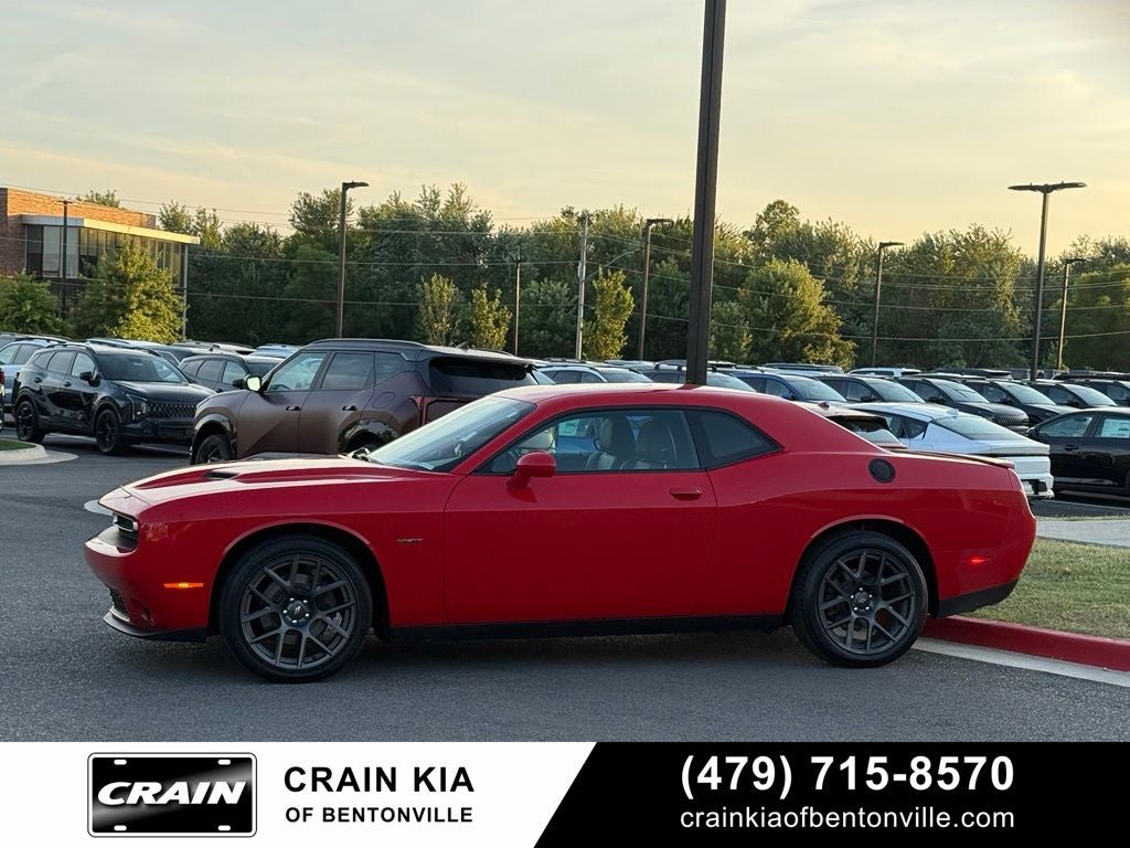 2017 Dodge Challenger R/T - CLEAN CARFAX / SUNROOF