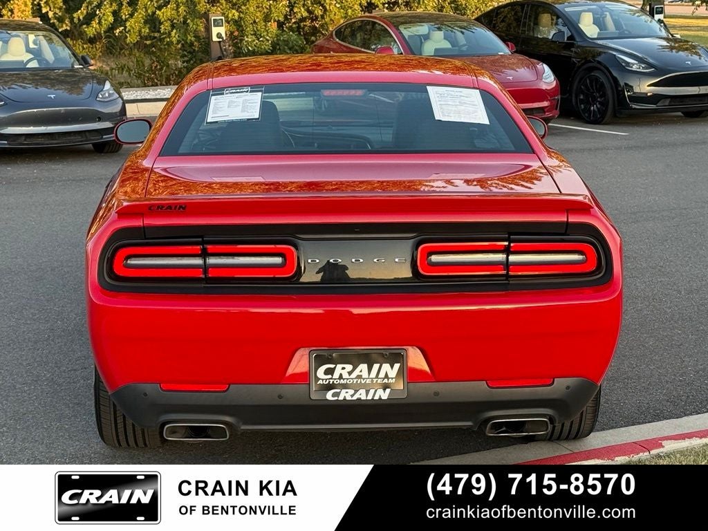 2017 Dodge Challenger R/T - CLEAN CARFAX / SUNROOF