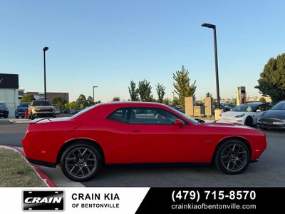 2017 Dodge Challenger R/T - CLEAN CARFAX / SUNROOF