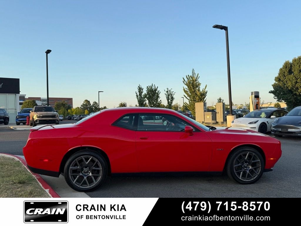 2017 Dodge Challenger R/T - CLEAN CARFAX / SUNROOF