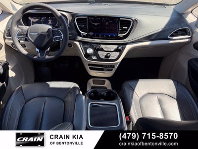 2022 Chrysler Pacifica Hybrid Touring L - CLEAN CARFAX / ONE OWNER