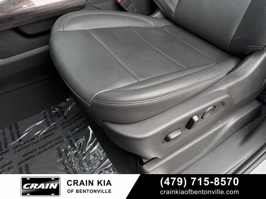 2025 Chevrolet Silverado 2500HD LTZ - 4WD / CLEAN CARFAX / ONE OWNER