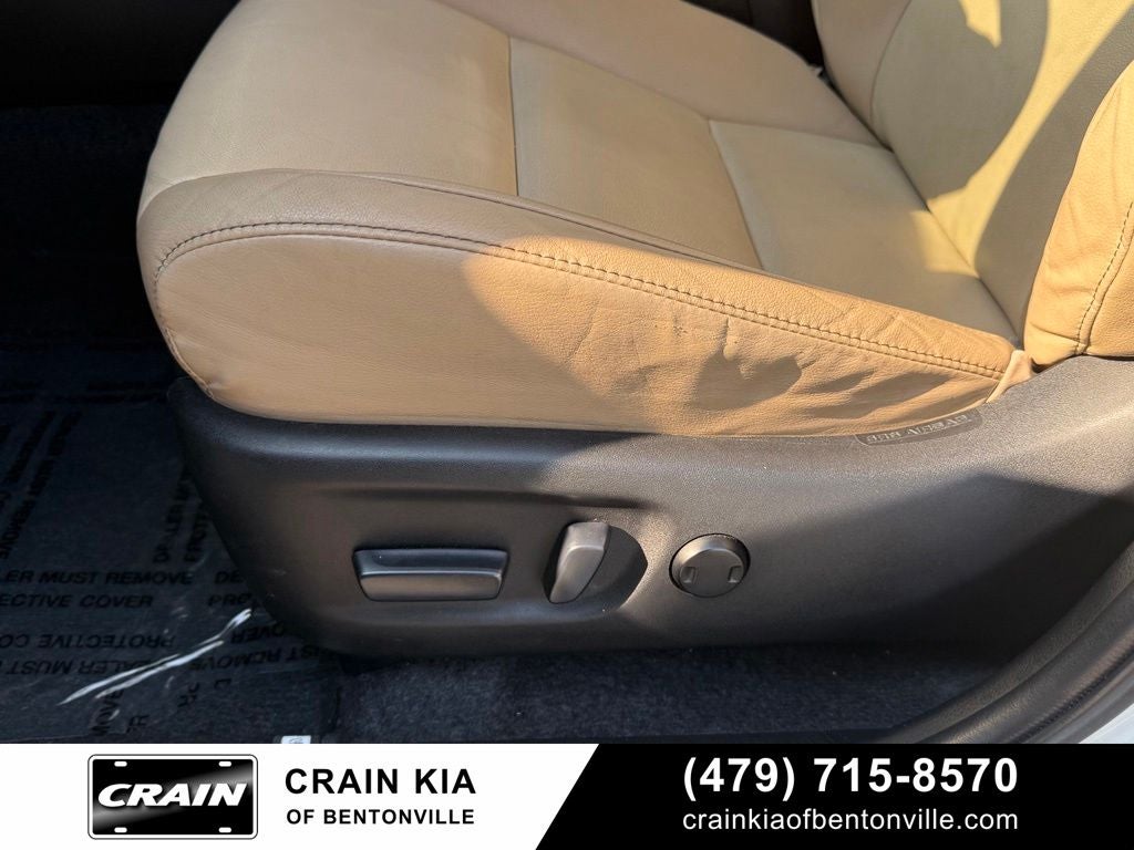 2014 Toyota RAV4 Limited - SUNROOF