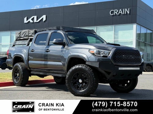 2017 Toyota Tacoma TRD Sport V6 - 4WD / CLEAN CARFAX / LIFTED!