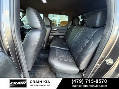 2017 Toyota Tacoma TRD Sport V6 - 4WD / CLEAN CARFAX / LIFTED!