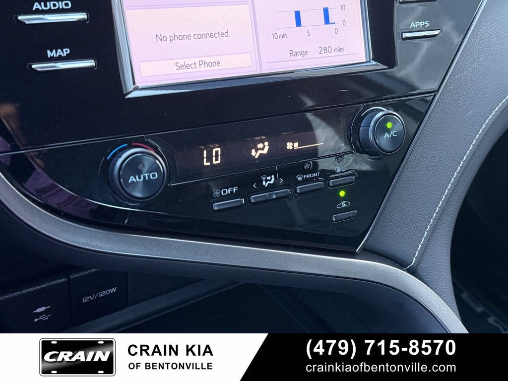 2019 Toyota Camry SE - SUNROOF / CLEAN CARFAX