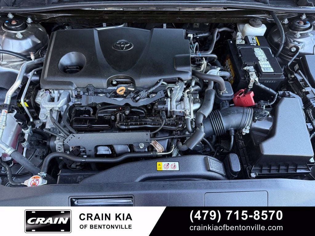 2019 Toyota Camry SE - SUNROOF / CLEAN CARFAX