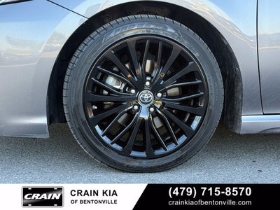 2019 Toyota Camry SE - SUNROOF / CLEAN CARFAX
