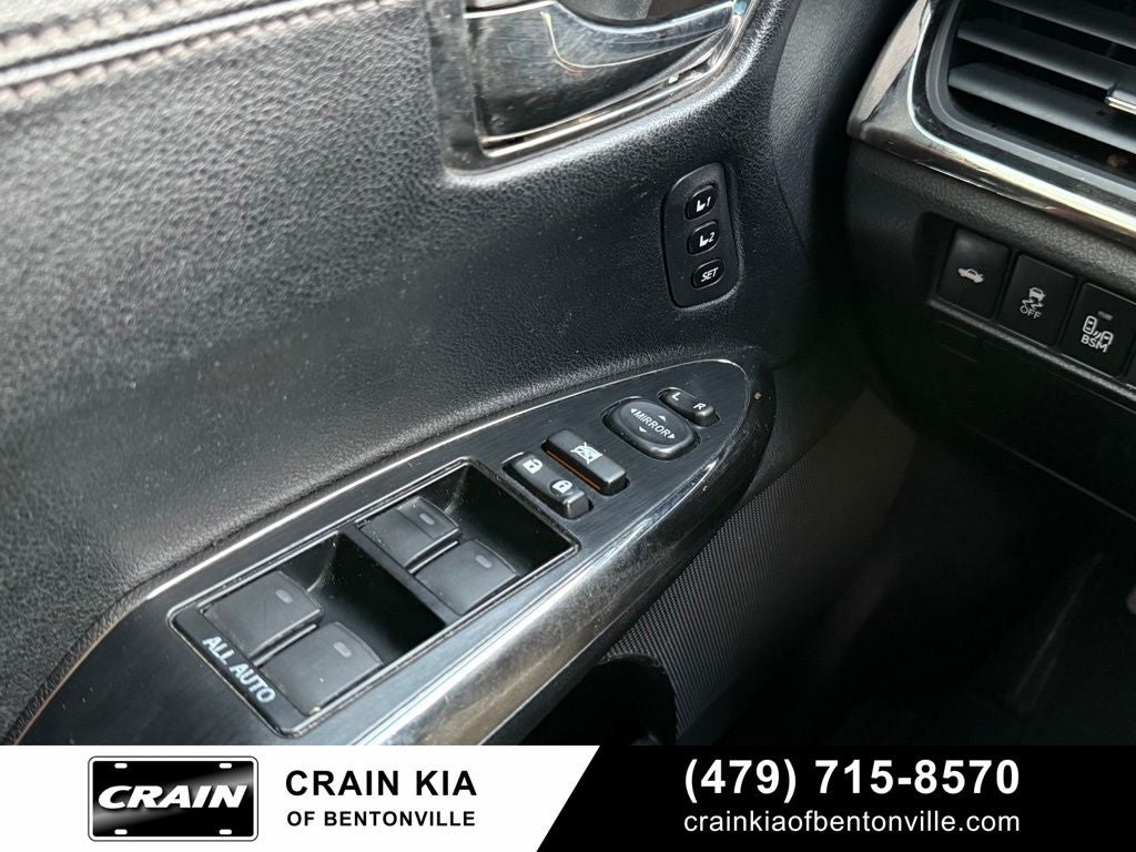 2013 Toyota Avalon XLE Touring - SUNROOF