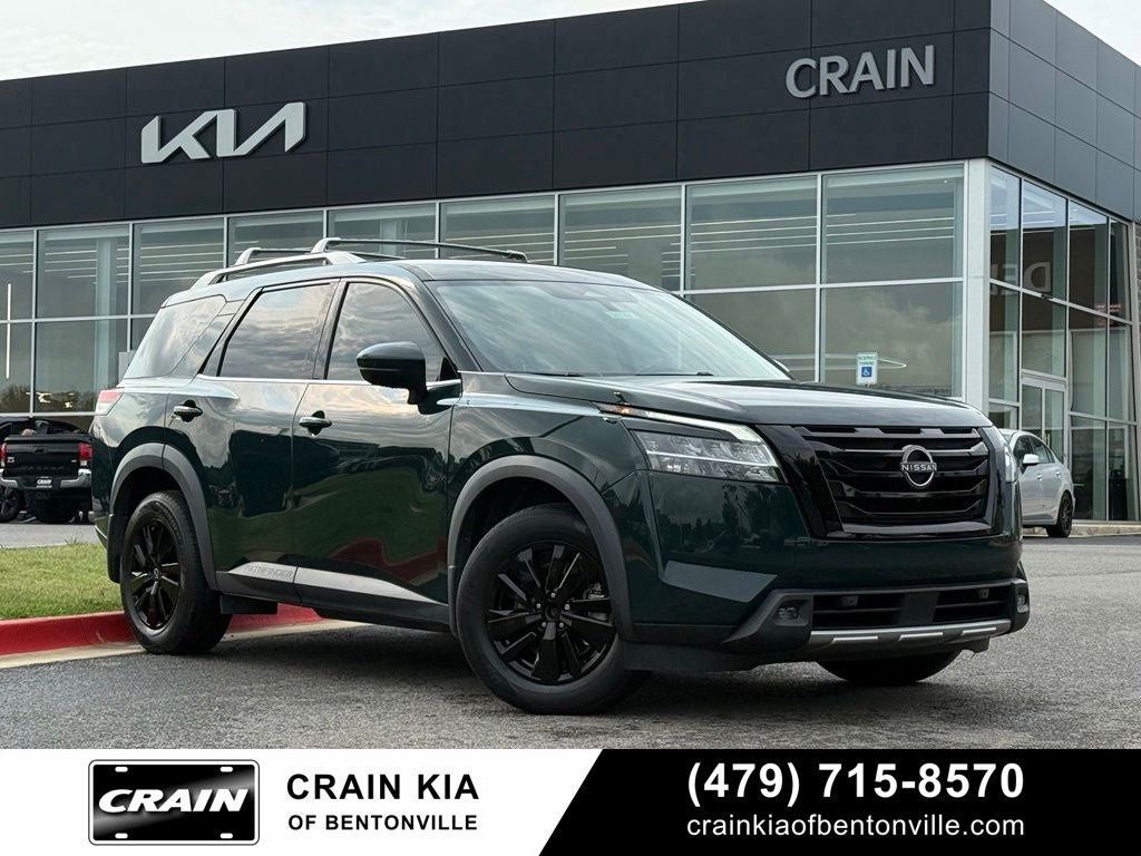 2022 Nissan Pathfinder SL - 4WD / CLEAN CARFAX