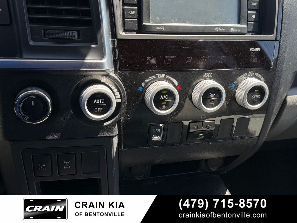2018 Toyota Sequoia SR5 5.7L V8 - 4WD / SUNROOF