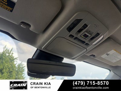 2022 Toyota Highlander XLE - CLEAN CARFAX / SUNROOF