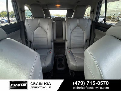 2022 Toyota Highlander XLE - CLEAN CARFAX / SUNROOF