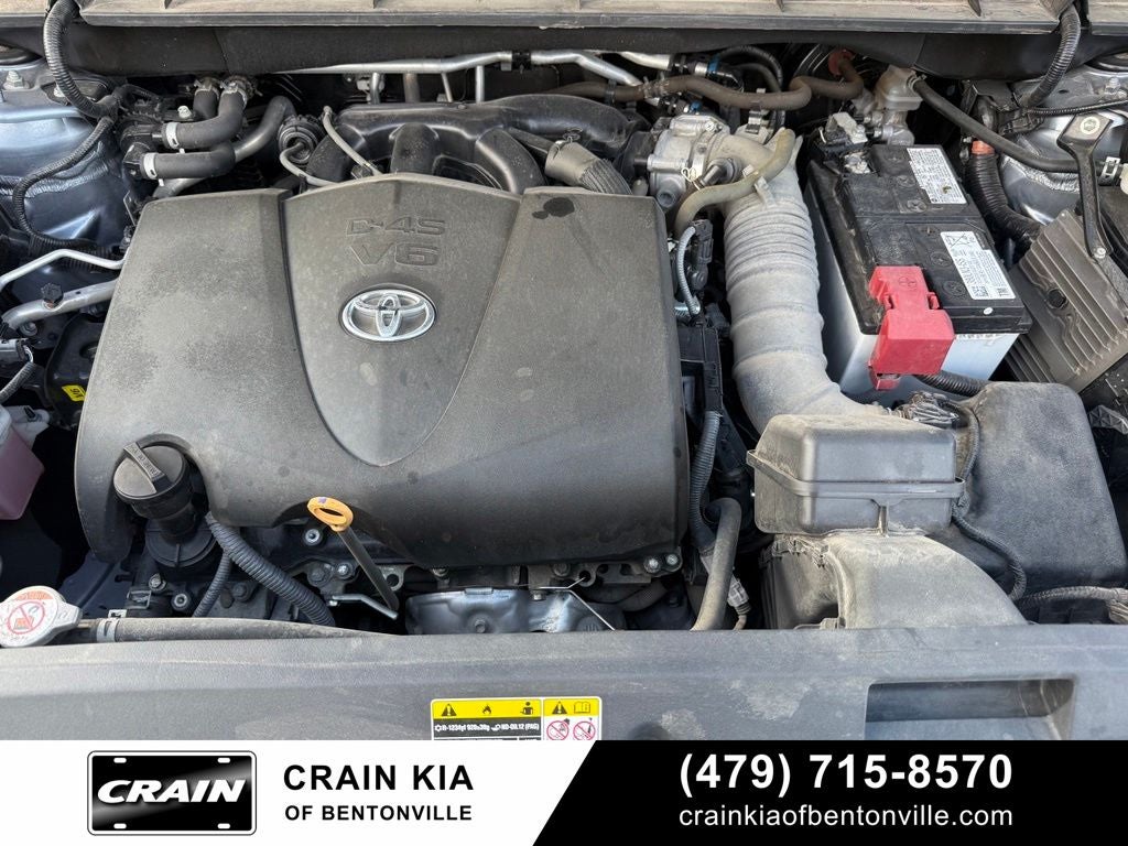 2022 Toyota Highlander XLE - CLEAN CARFAX / SUNROOF