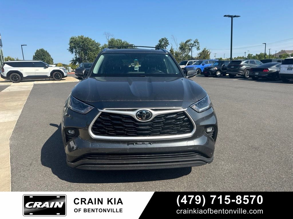 2021 Toyota Highlander XLE - SUNROOF
