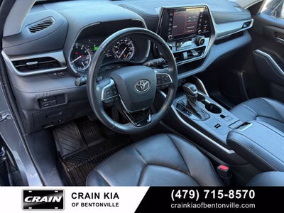 2021 Toyota Highlander XLE - SUNROOF