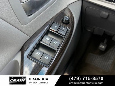 2017 Toyota Sienna XLE - SUNROOF / CLEAN CARFAX / LOW MILES!