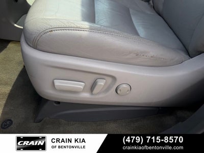 2017 Toyota Sienna XLE - SUNROOF / CLEAN CARFAX / LOW MILES!