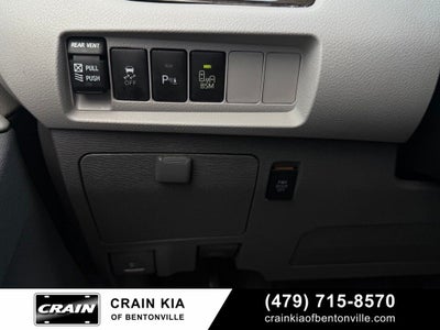 2017 Toyota Sienna XLE - SUNROOF / CLEAN CARFAX / LOW MILES!