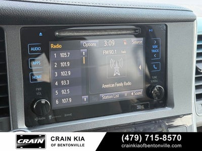 2017 Toyota Sienna XLE - SUNROOF / CLEAN CARFAX / LOW MILES!