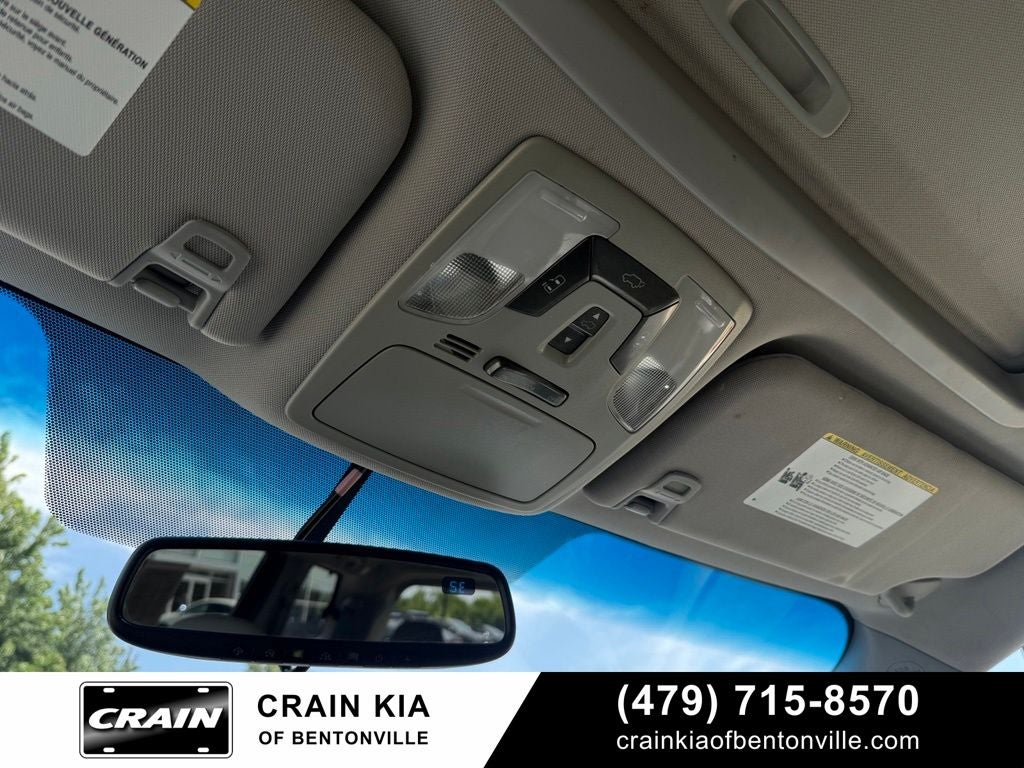 2017 Toyota Sienna XLE - SUNROOF / CLEAN CARFAX / LOW MILES!