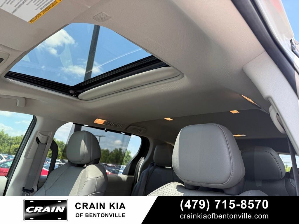 2023 Toyota Sienna Limited - SUNROOF / CLEAN CARFAX / ONE OWNER