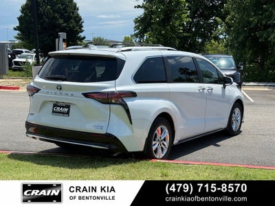 2023 Toyota Sienna Limited - SUNROOF / CLEAN CARFAX / ONE OWNER