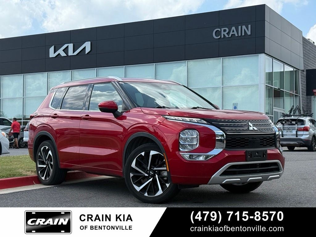 2023 Mitsubishi Outlander SEL - 4WD / CLEAN CARFAX