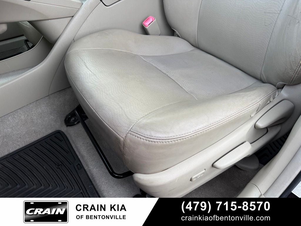 2011 Toyota Prius Four - SUNROOF / SOLAR PANEL ROOF