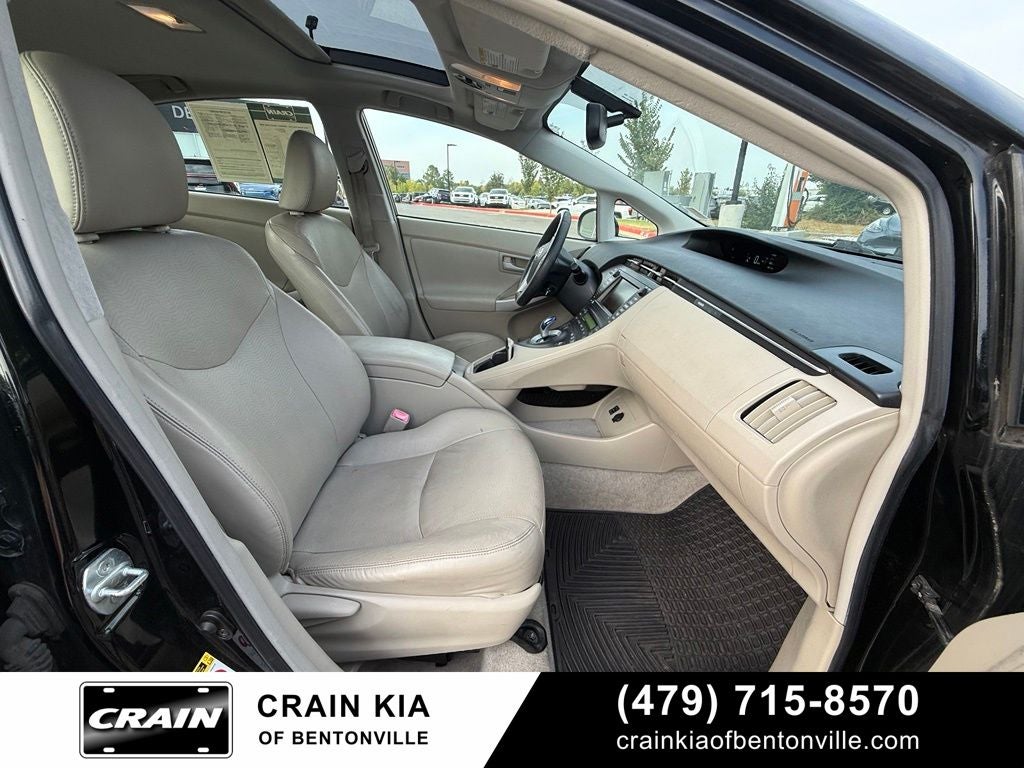 2011 Toyota Prius Four - SUNROOF / SOLAR PANEL ROOF