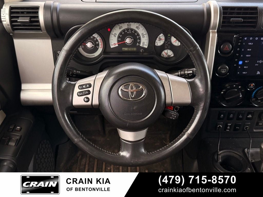 2010 Toyota FJ Cruiser Base - 4WD / CLEAN CARFAX